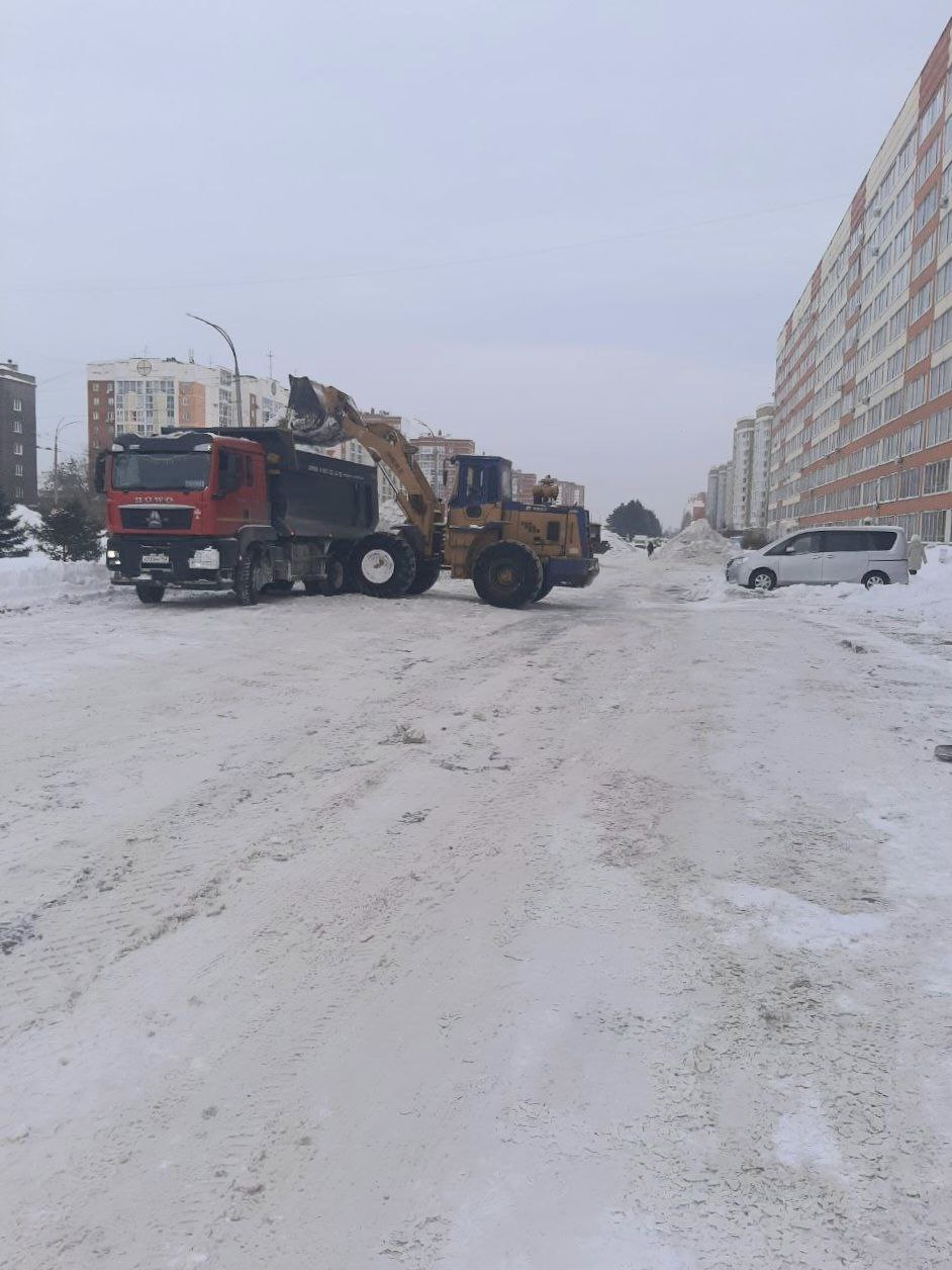 Дорожная техника сегодня работает на проспекте Шахтёров в Кемерове Дорожная техника сегодня работает на проспекте Шахтёров в Кемерове