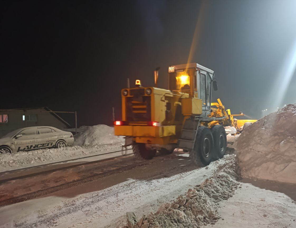 Дорожная техника сегодня работает на проспекте Шахтёров в Кемерове Дорожная техника сегодня работает на проспекте Шахтёров в Кемерове