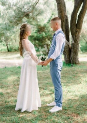 Марина Ахмедова: Ирина работает в студии красоты Новокузнецка, в этом городе она родилась