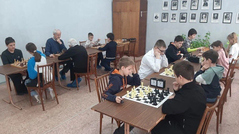 На каникулах кемеровские школьники активно участвовали в спортивных и культурных мероприятиях На каникулах кемеровские школьники активно участвовали в спортивных и культурных мероприятиях