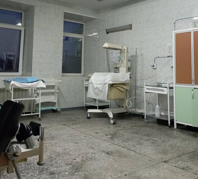 Хамство, грязь и крысы: В сети всплыли ужасающие кадры состояния роддома, в котором массово погибли русские дети Хамство, грязь и крысы: В сети всплыли ужасающие кадры состояния роддома, в котором массово погибли русские дети