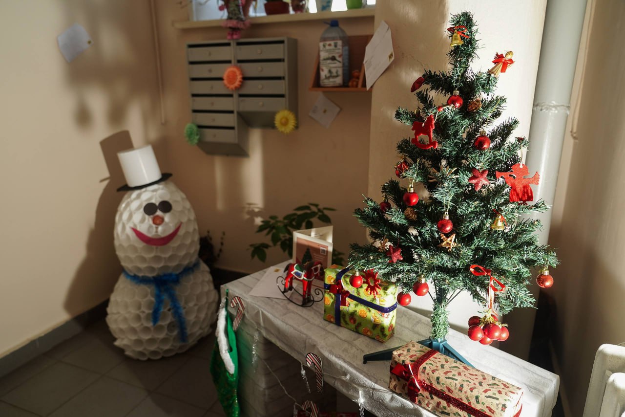 Глава города Кемерово Дмитрий Анисимов вручил награды активистам ТОС Глава города Кемерово Дмитрий Анисимов вручил награды активистам ТОС