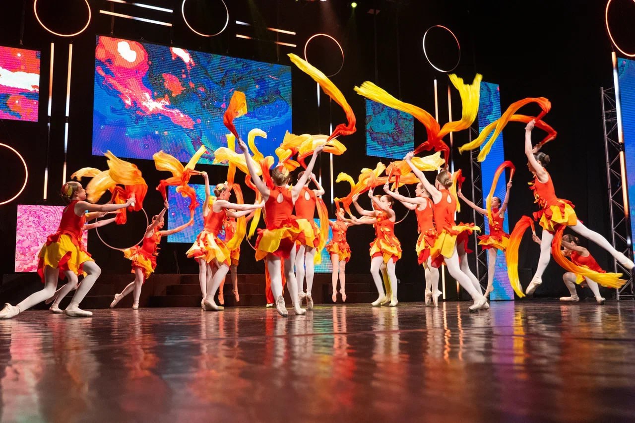 Глава города Кемерово Дмитрий Анисимов вручил муниципальные стипендии юным талантам Глава города Кемерово Дмитрий Анисимов вручил муниципальные стипендии юным талантам