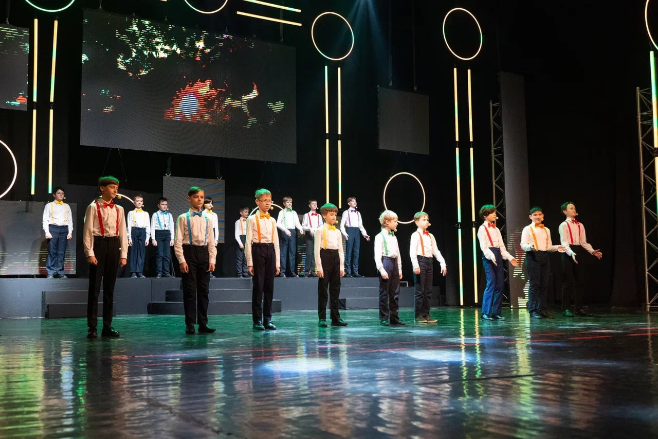 Глава города Кемерово Дмитрий Анисимов вручил муниципальные стипендии юным талантам Глава города Кемерово Дмитрий Анисимов вручил муниципальные стипендии юным талантам