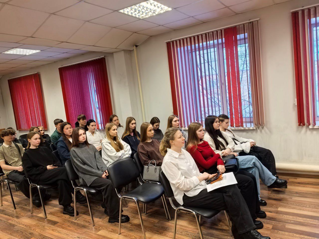 В Белове транспортные полицейские присоединились к Всероссийской акции «Студенческий десант» В Белове транспортные полицейские присоединились к Всероссийской акции «Студенческий десант»