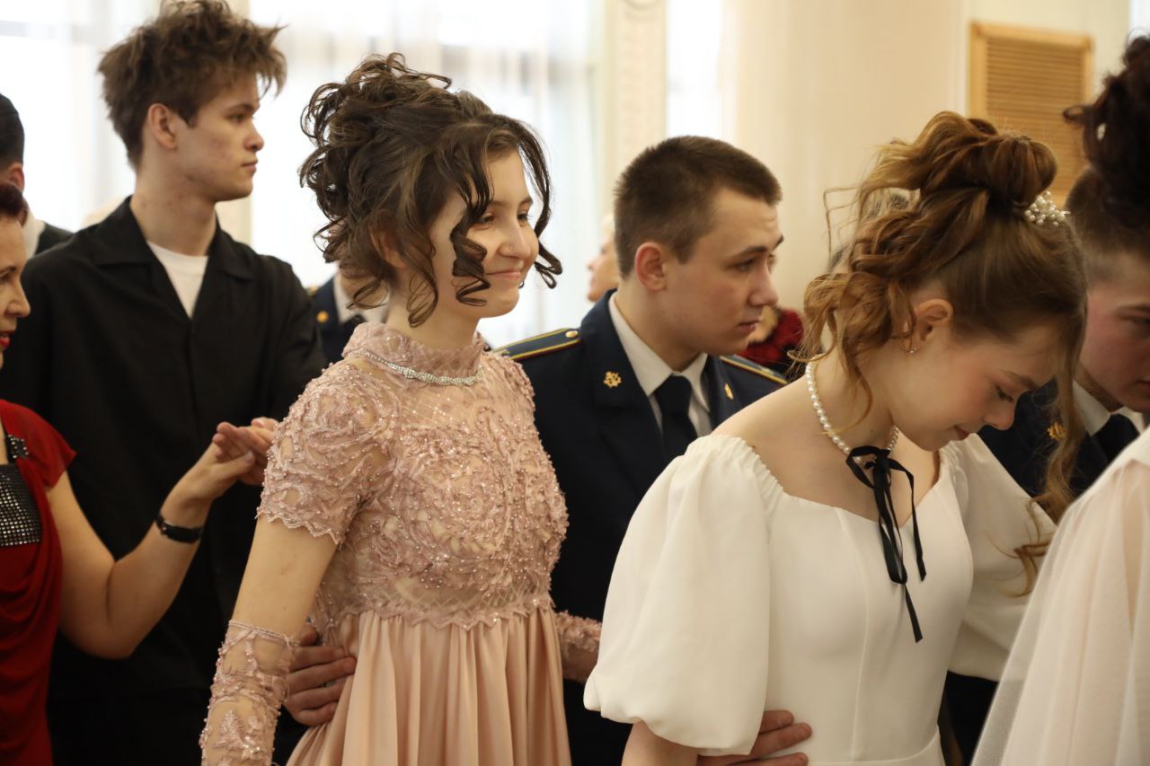 В Новокузнецке прошел Кутузовский исторический бал В Новокузнецке прошел Кутузовский исторический бал