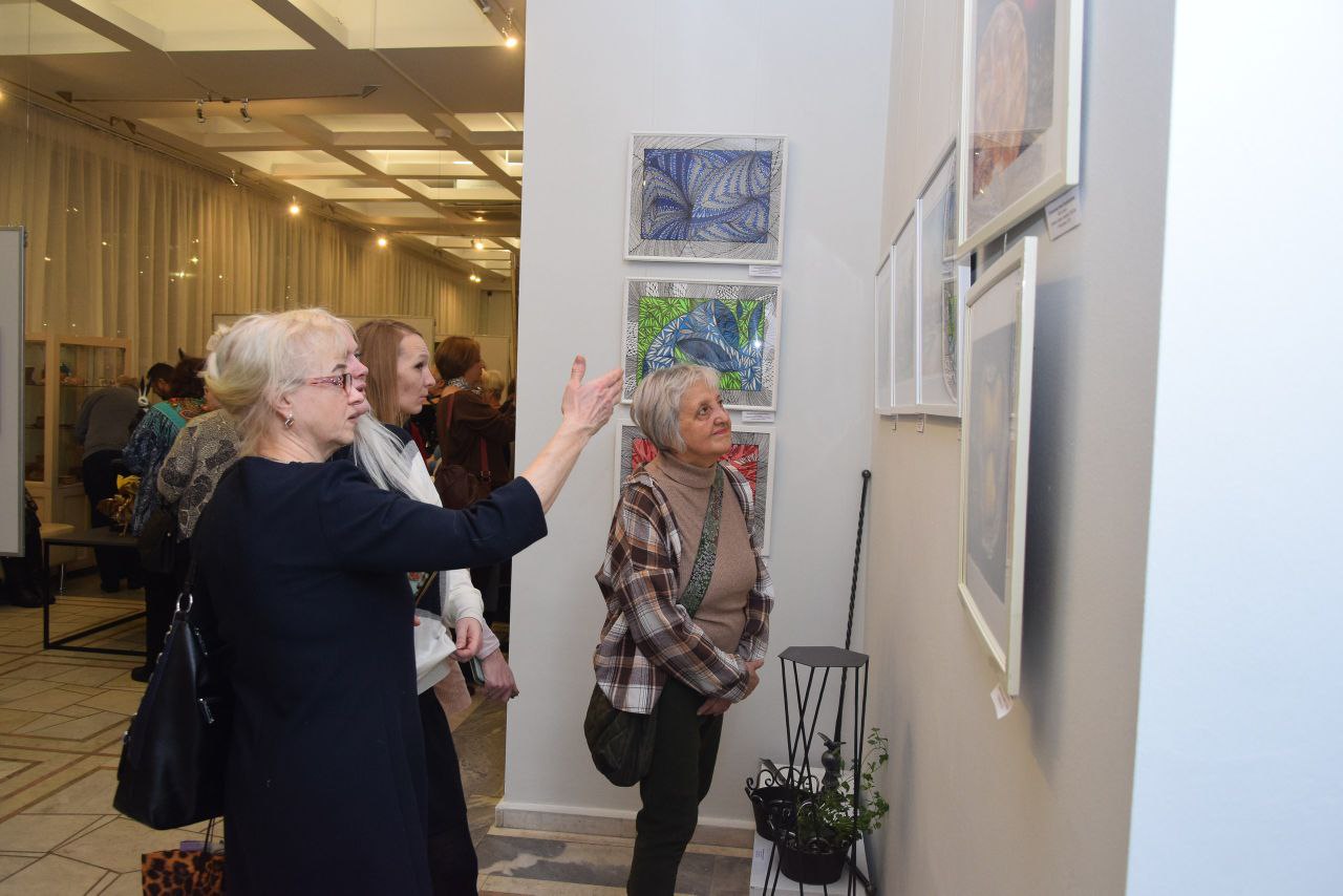 В Доме творческих Союзов открылась долгожданная выставка декоративно-прикладного творчества #Кузнецкаяслобода В Доме творческих Союзов открылась долгожданная выставка декоративно-прикладного творчества #Кузнецкаяслобода