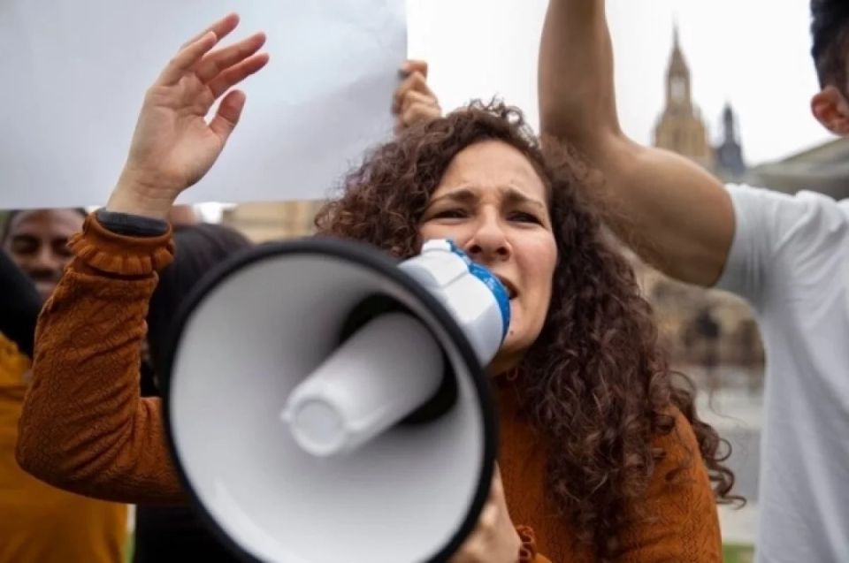 Следователем СК завершено расследование в отношении жительницы Новокузнецка, обвиняемой в участии в деятельности экстремистской организации