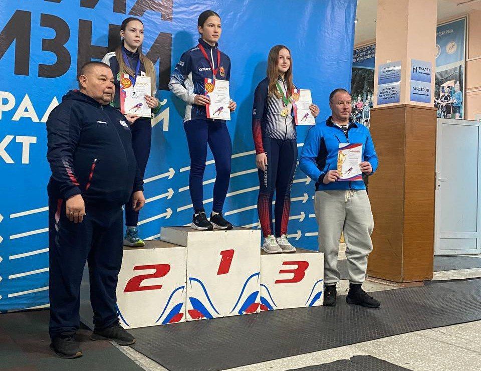 Кемеровские конькобежцы показали лучшие результаты на межрегиональных соревнованиях