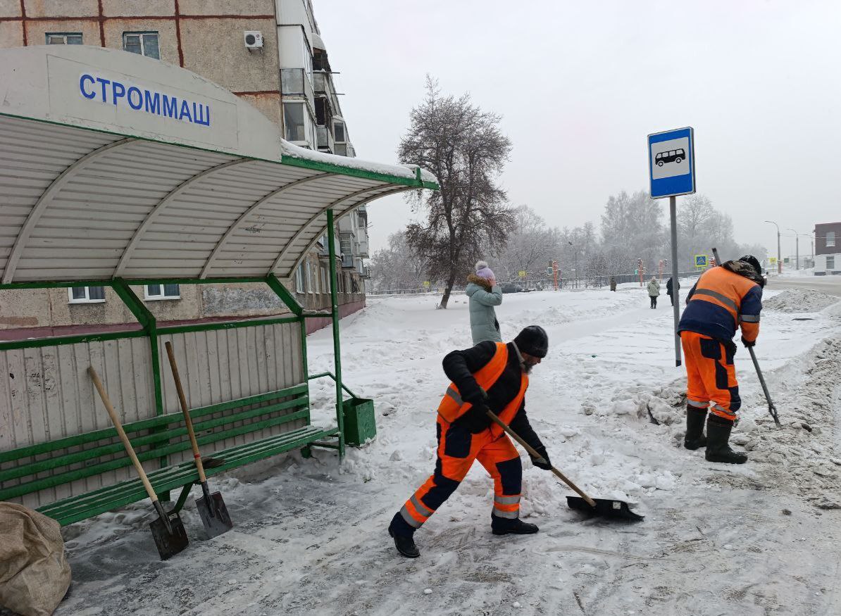 В Кемерове сегодня дорожные службы работают на улицах Халтурина и Антипова В Кемерове сегодня дорожные службы работают на улицах Халтурина и Антипова