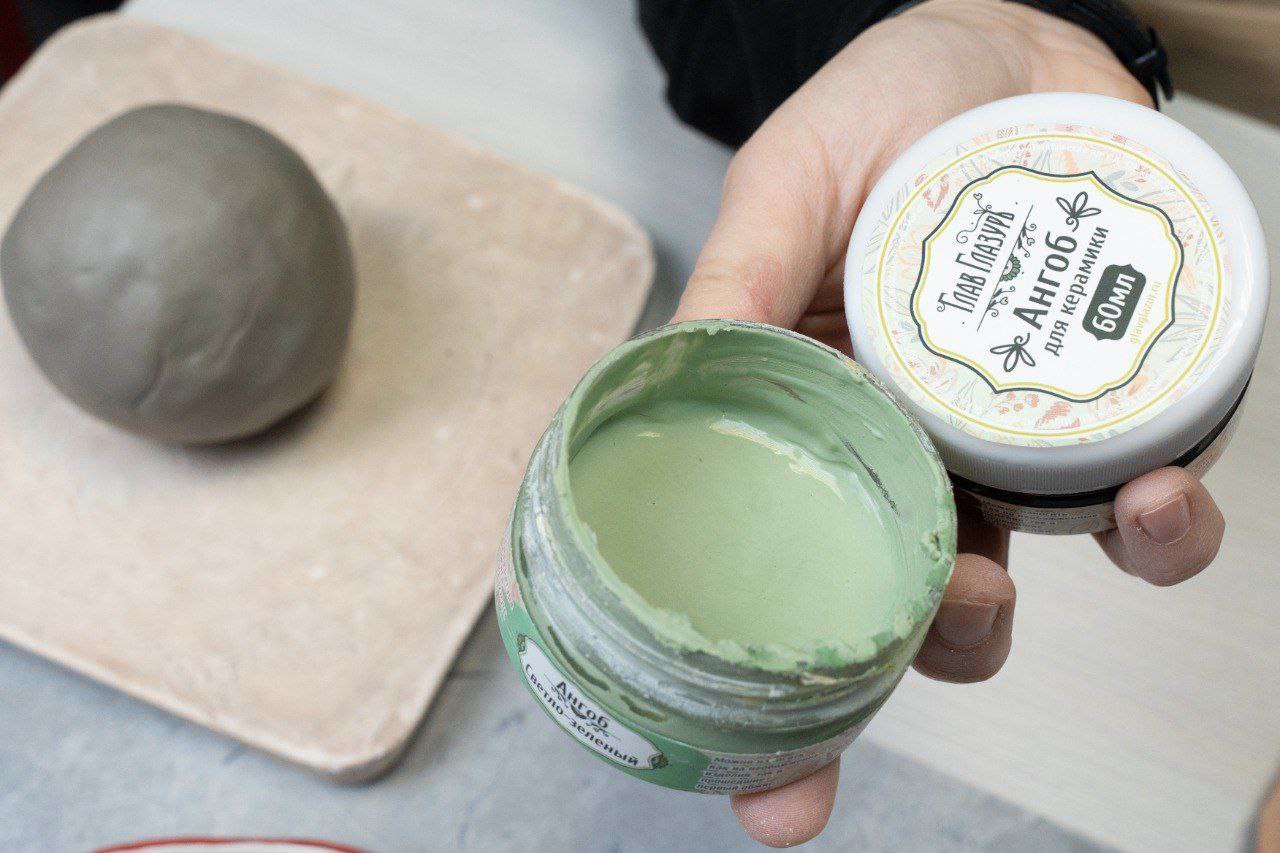 Соцконтракт помог кемеровчанке открыть студию керамики Соцконтракт помог кемеровчанке открыть студию керамики