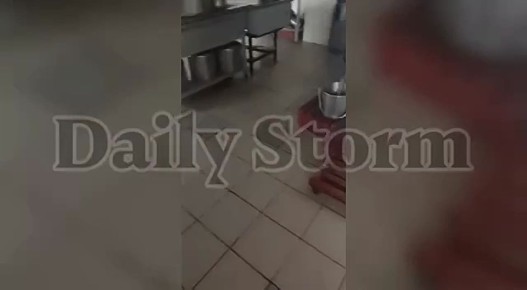 «Зарплата — 29 тысяч, а работать надо за троих, еще и рот закрывают»: сотрудники кузбасского интерната, где погибли девять человек, пожаловались на невыносимые условия