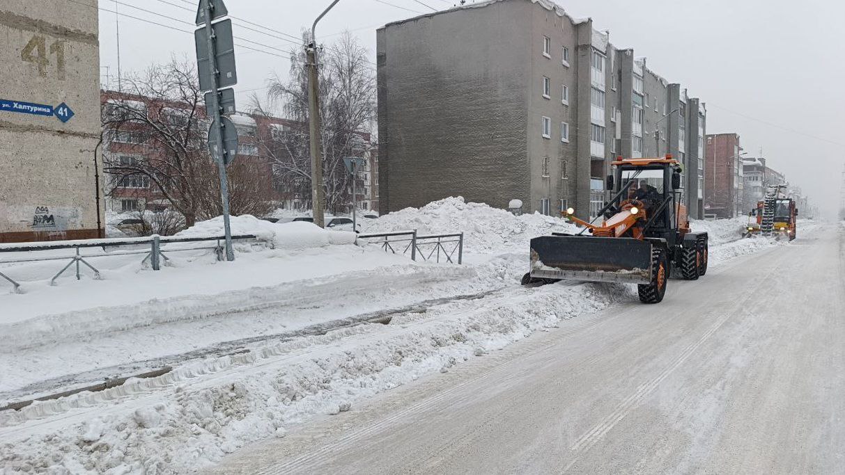 В Кемерове сегодня дорожные службы работают на улицах Халтурина и Антипова