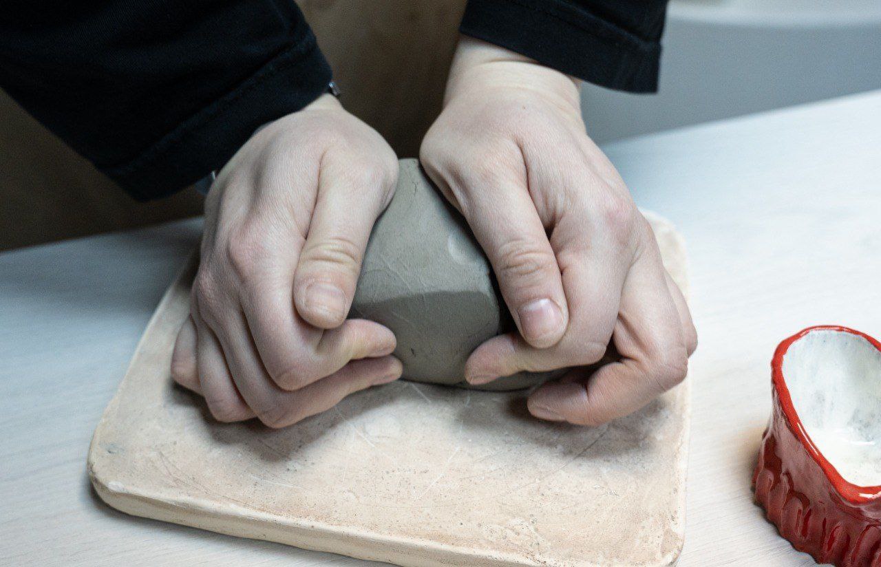 Соцконтракт помог кемеровчанке открыть студию керамики Соцконтракт помог кемеровчанке открыть студию керамики