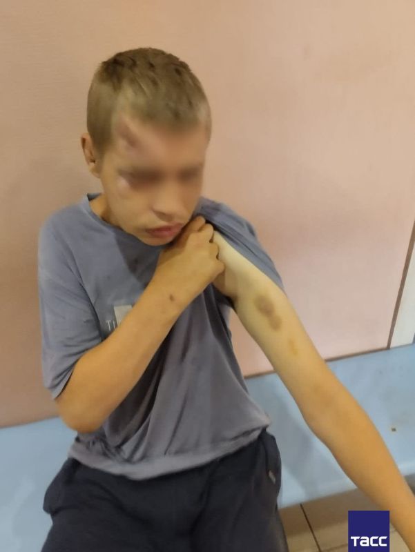 Санитары прокопьевского интерната, где умерли 9 человек, приковывали постояльцев цепями к батареям и систематически избивали их, сообщил ТАСС правозащитник Алексей Мухин