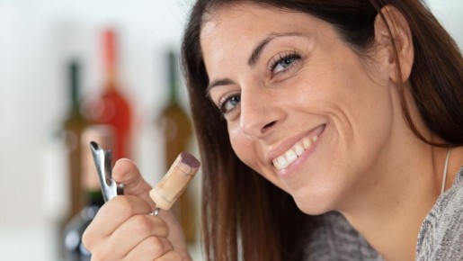 Опытные цветоводы не выбрасывают дубовые пробки: они вам еще пригодятся