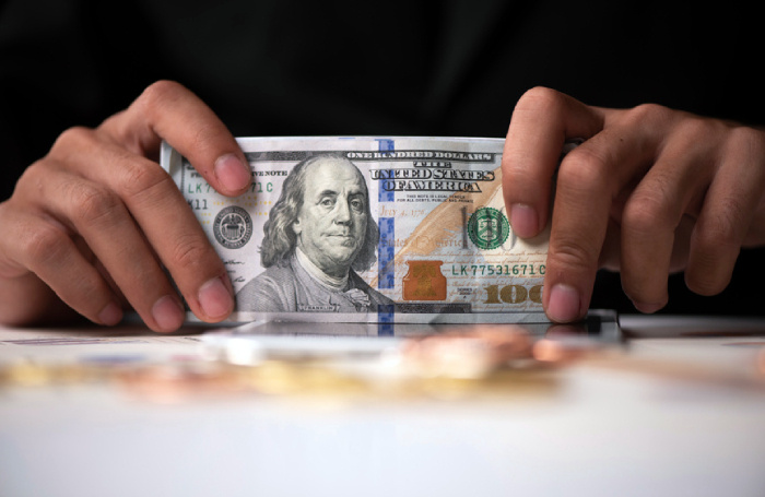 Туроператоры России требуют увеличить лимит на ввоз иностранной валюты для туристов