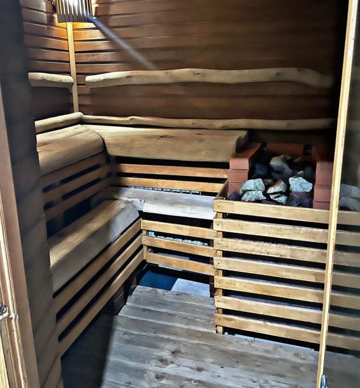 Отмечали день рождения: пять подростков задохнулись в горящей сауне в Кемеровской области