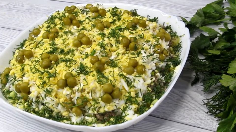 Простой и вкусный салат для летнего ужина