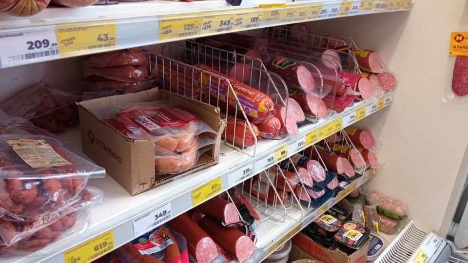 Секреты колбасных цехов: почему работники не едят свою продукцию