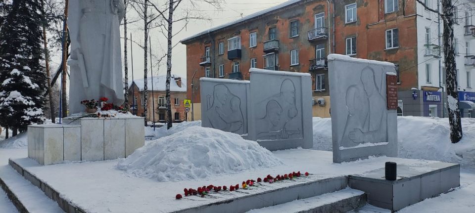 Сегодня в Орджоникидзевском районе, в День воинской славы России, у памятника «Воинам Орджоникидзевского района, погибшим в боях за Родину в период Великой Отечественной войны 1941 -1945 гг.» состоялось торжественное...