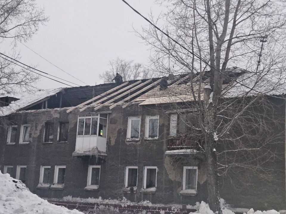 Процесс восстановления кровли на Спартака, 26 продолжается