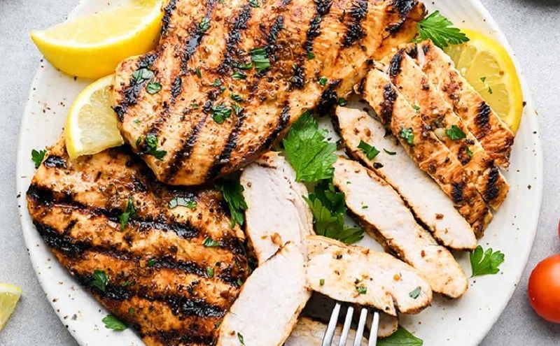 Куриная грудка в греческом маринаде