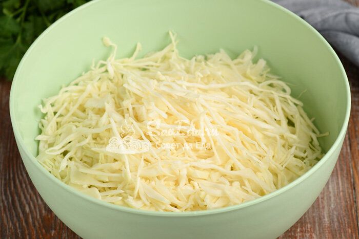 Необычные салаты из капусты: свежие идеи для вашего стола