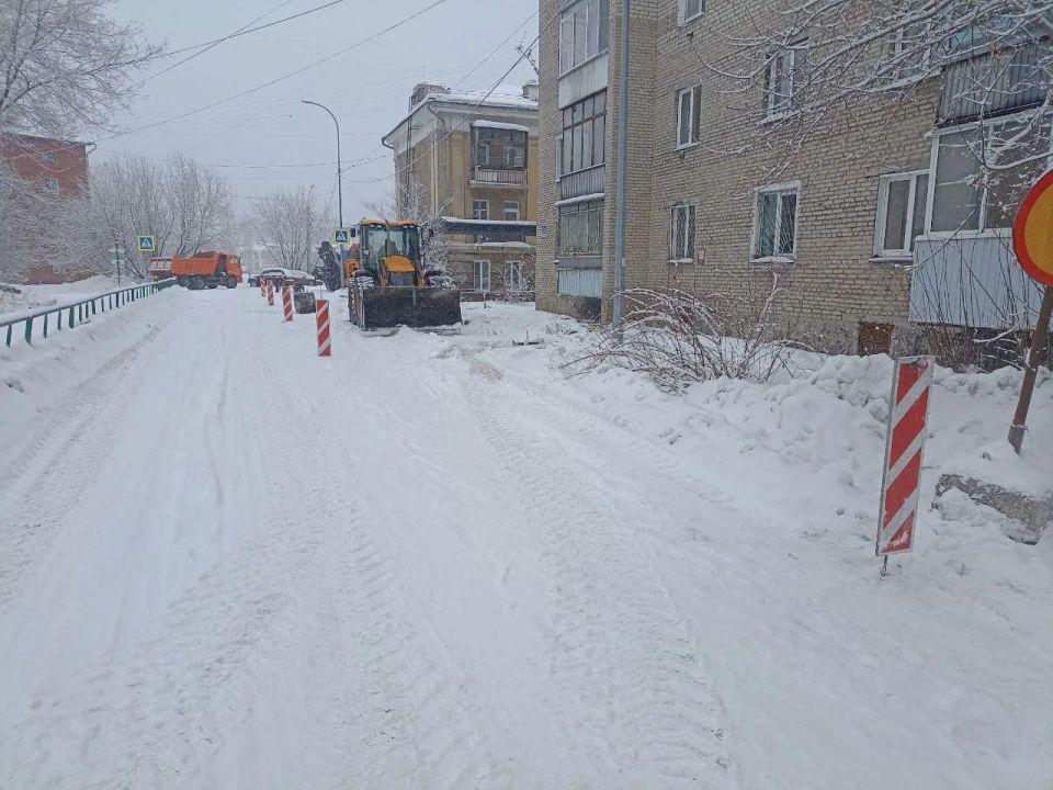 Этой ночью аварийно-восстановительная бригада устранила возникшую ранее нештатную ситуацию на водопроводе в Куйбышевском районе
