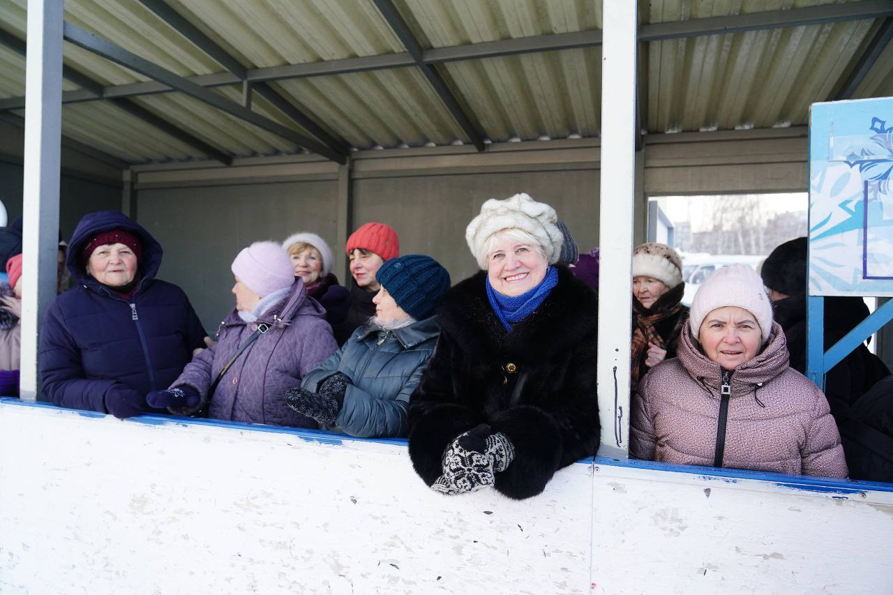 В Заводском районе в честь Дня защитника Отечества провели турнир по хоккею в валенках В Заводском районе в честь Дня защитника Отечества провели турнир по хоккею в валенках