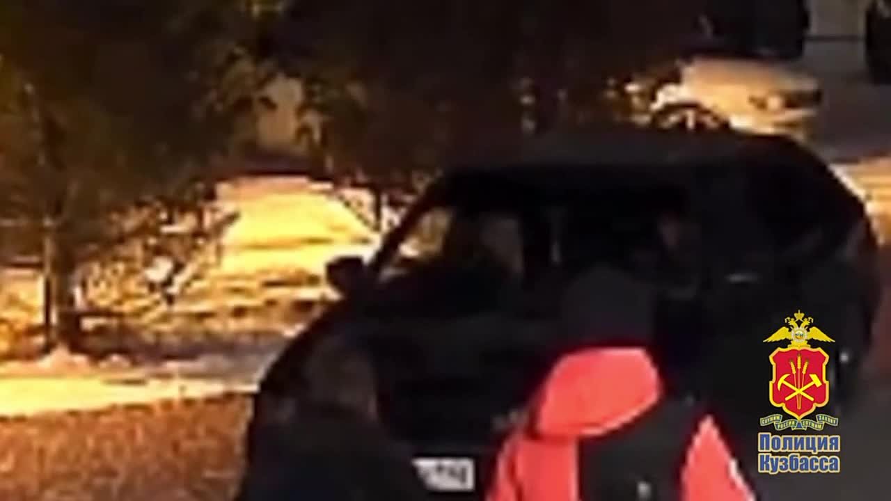 В Кемерове по материалам «Мобильного патруля» нарушитель привлечен к ответственности за езду по тротуару и использование световой сигнализации