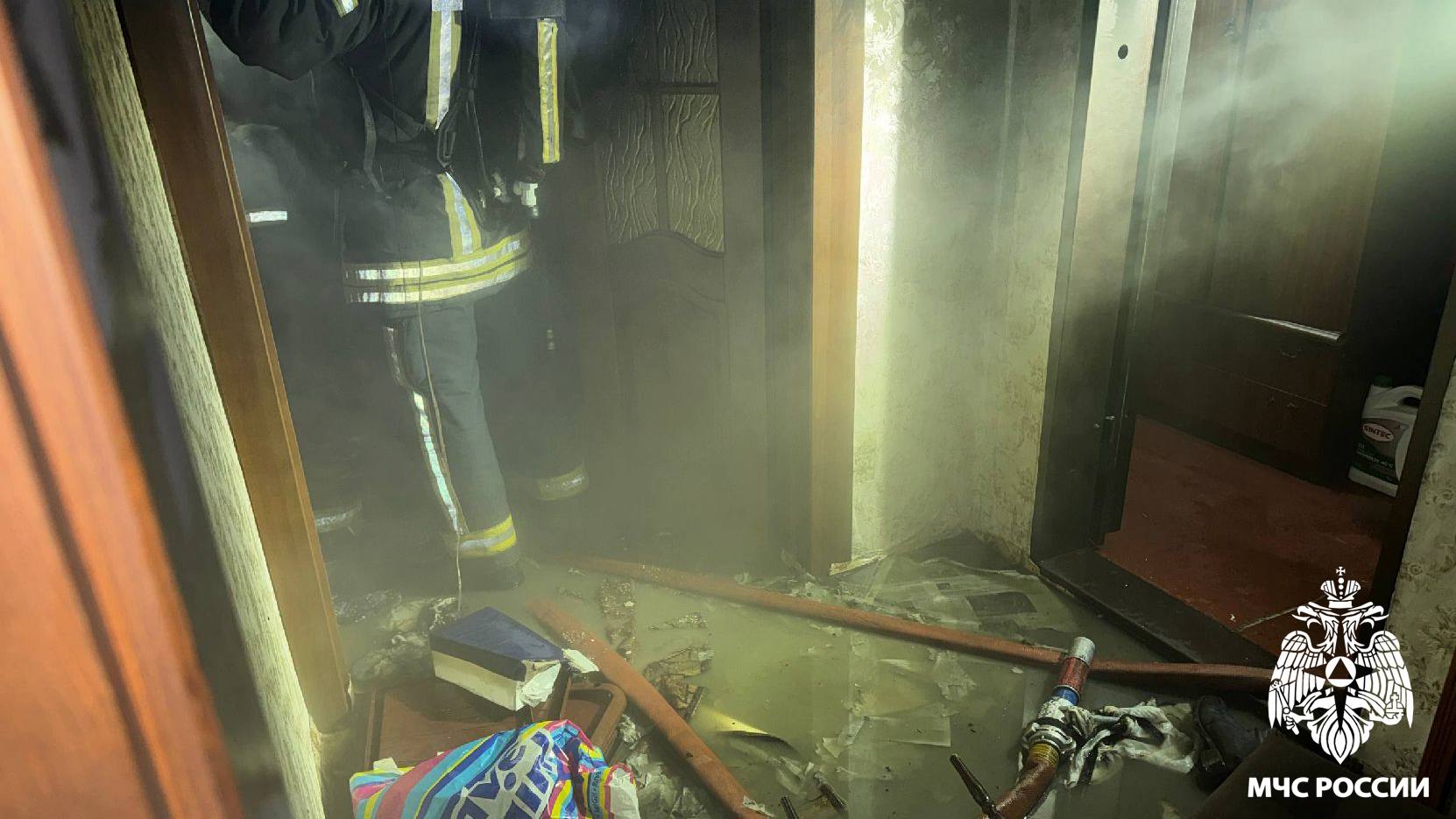 На пожаре в Кемерове спасли 14 человек На пожаре в Кемерове спасли 14 человек