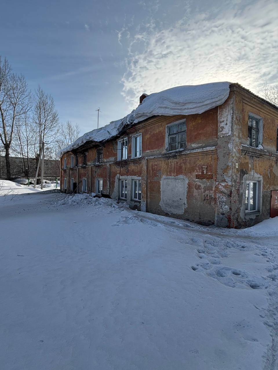 В Кузбассе по сообщению о повреждении крыши многоквартирного дома в Прокопьевске следователем СК организовано проведение проверки