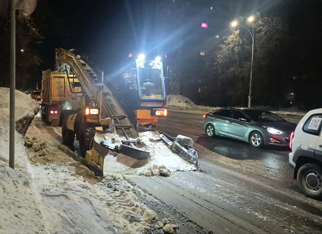 С начала зимнего сезона с улиц и дорог Кемерова вывезли более 1,4 млн кубометров снега С начала зимнего сезона с улиц и дорог Кемерова вывезли более 1,4 млн кубометров снега