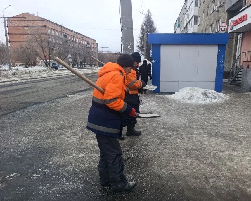 С начала зимнего сезона с улиц и дорог Кемерова вывезли более 1,4 млн кубометров снега С начала зимнего сезона с улиц и дорог Кемерова вывезли более 1,4 млн кубометров снега