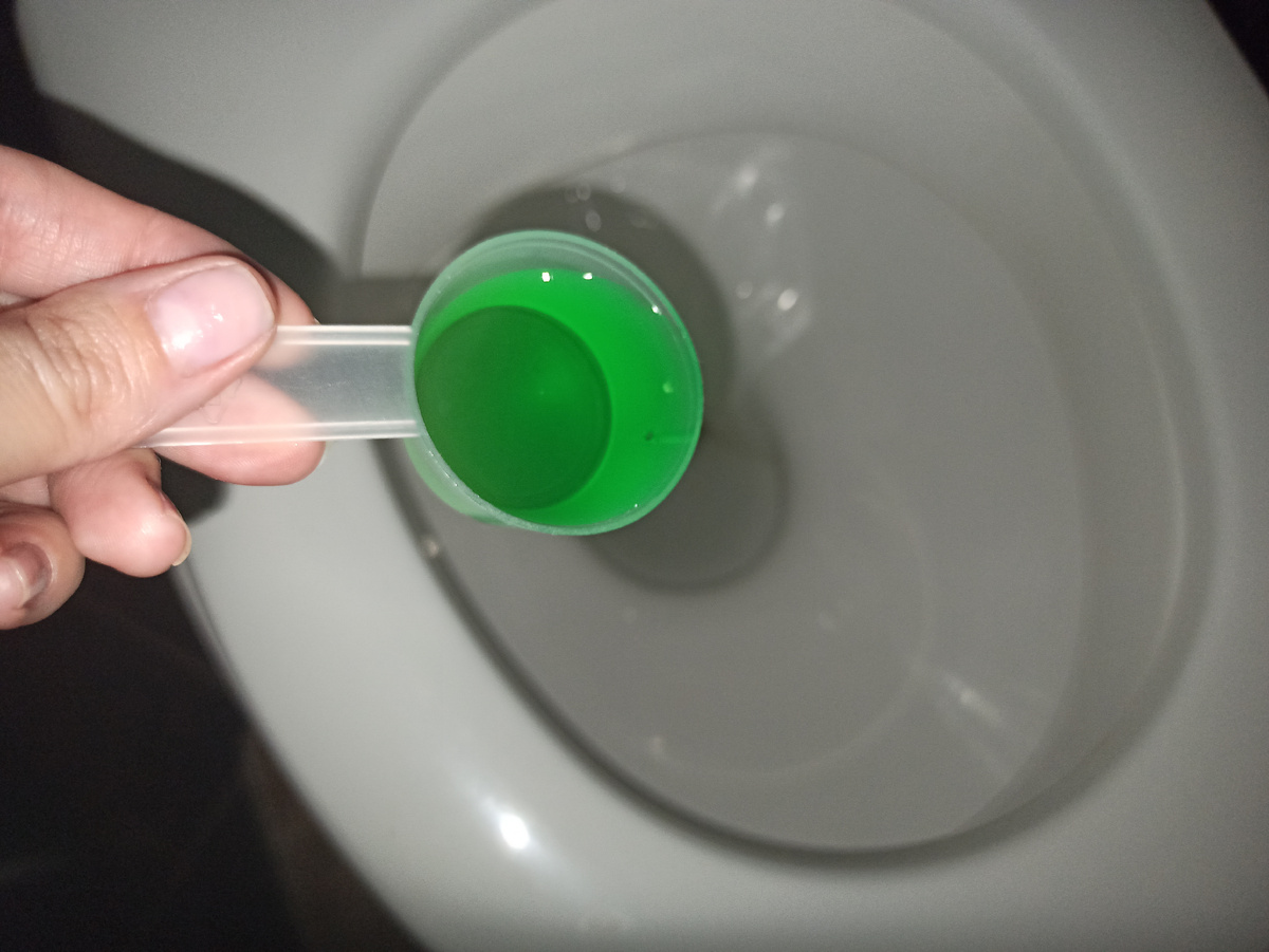 Секрет сияющего унитаза: как всего за ночь добиться идеальной чистоты