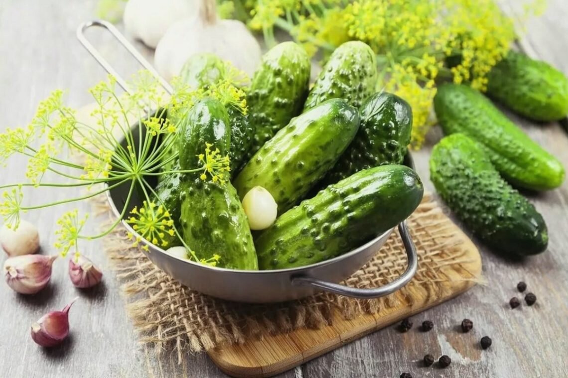 Малосольные огурцы по-грузински: как удивить гостей необычным рецептом