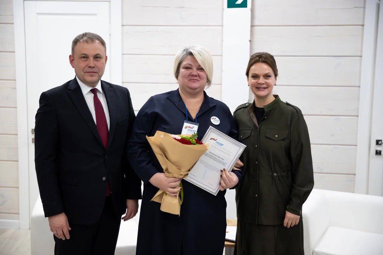 Анна Цивилева: Вместе с губернатором Кузбасса Ильей Середюком провели встречу с социальными координаторами филиала фонда «Защитники Отечества» Анна Цивилева: Вместе с губернатором Кузбасса Ильей Середюком провели встречу с социальными координаторами филиала фонда «Защитники Отечества»