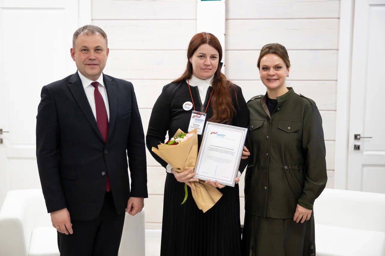 Анна Цивилева: Вместе с губернатором Кузбасса Ильей Середюком провели встречу с социальными координаторами филиала фонда «Защитники Отечества» Анна Цивилева: Вместе с губернатором Кузбасса Ильей Середюком провели встречу с социальными координаторами филиала фонда «Защитники Отечества»