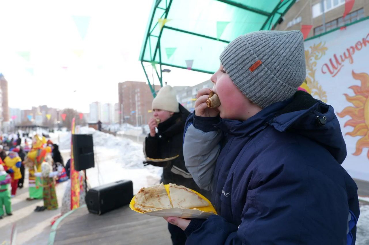 "Масленичный переполох": на бульваре Патриотов устроили масштабные проводы зимы "Масленичный переполох": на бульваре Патриотов устроили масштабные проводы зимы
