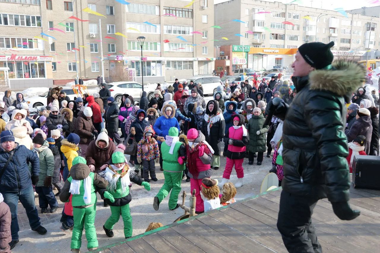 "Масленичный переполох": на бульваре Патриотов устроили масштабные проводы зимы "Масленичный переполох": на бульваре Патриотов устроили масштабные проводы зимы