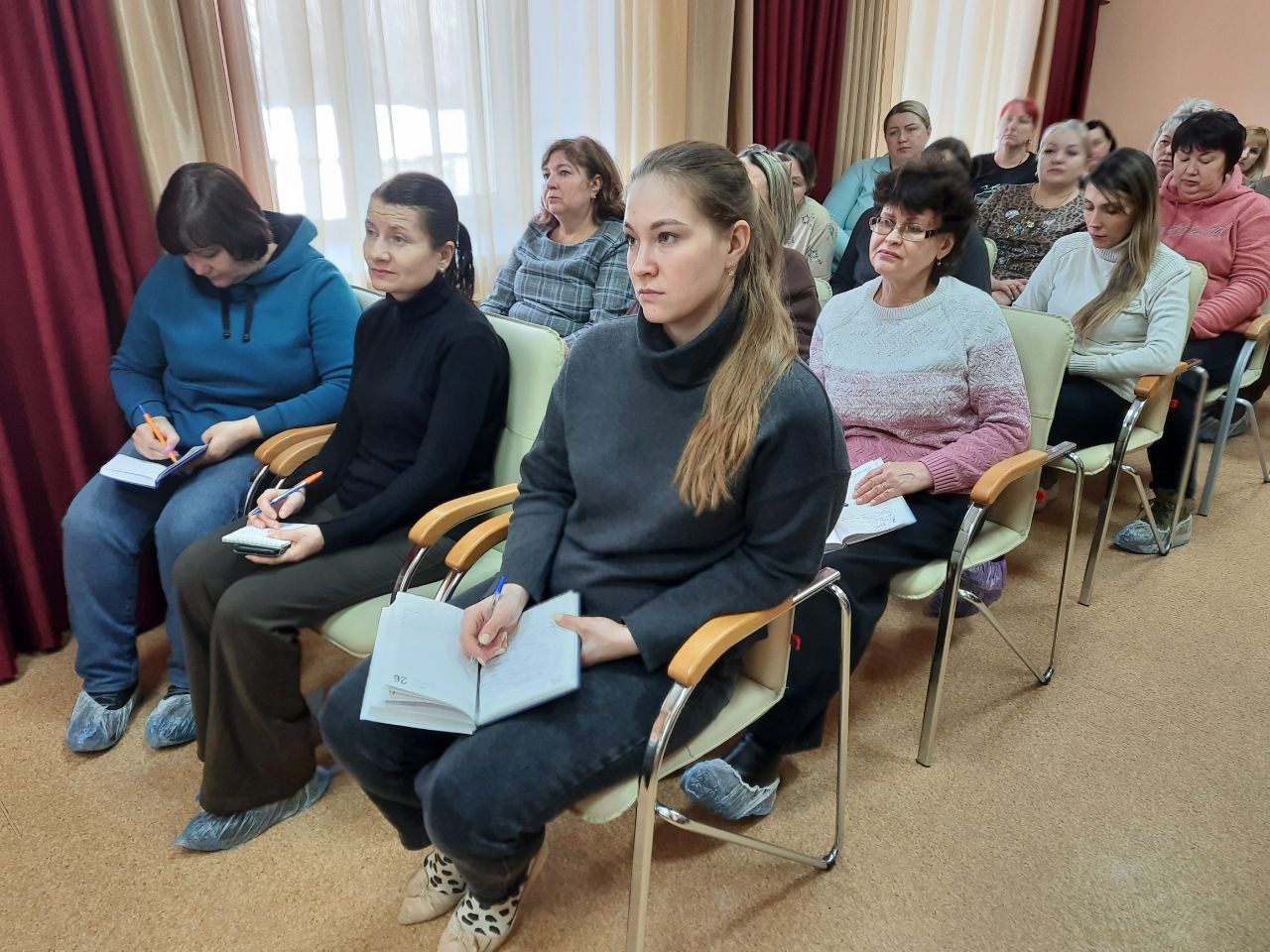 Специалисты Комплексного центра социального обслуживания населения Кировского района в 2025 году оказали помощь на дому 978 кемеровчанам Специалисты Комплексного центра социального обслуживания населения Кировского района в 2025 году оказали помощь на дому 978 кемеровчанам