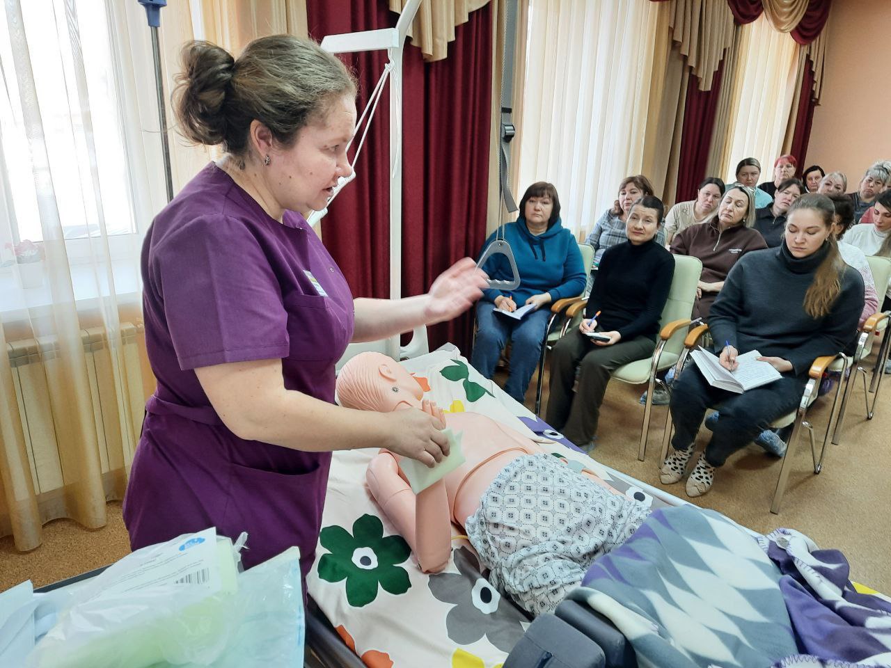 Специалисты Комплексного центра социального обслуживания населения Кировского района в 2025 году оказали помощь на дому 978 кемеровчанам Специалисты Комплексного центра социального обслуживания населения Кировского района в 2025 году оказали помощь на дому 978 кемеровчанам