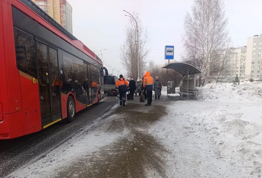 В Кемерове сегодня в рамках противопаводковых мероприятий будут вывозить снег с ул.Антипова и ул.Толстикова В Кемерове сегодня в рамках противопаводковых мероприятий будут вывозить снег с ул.Антипова и ул.Толстикова