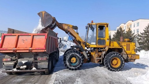 В Кемерове вывозят снег с улиц частного сектора в зоне возможного подтопления