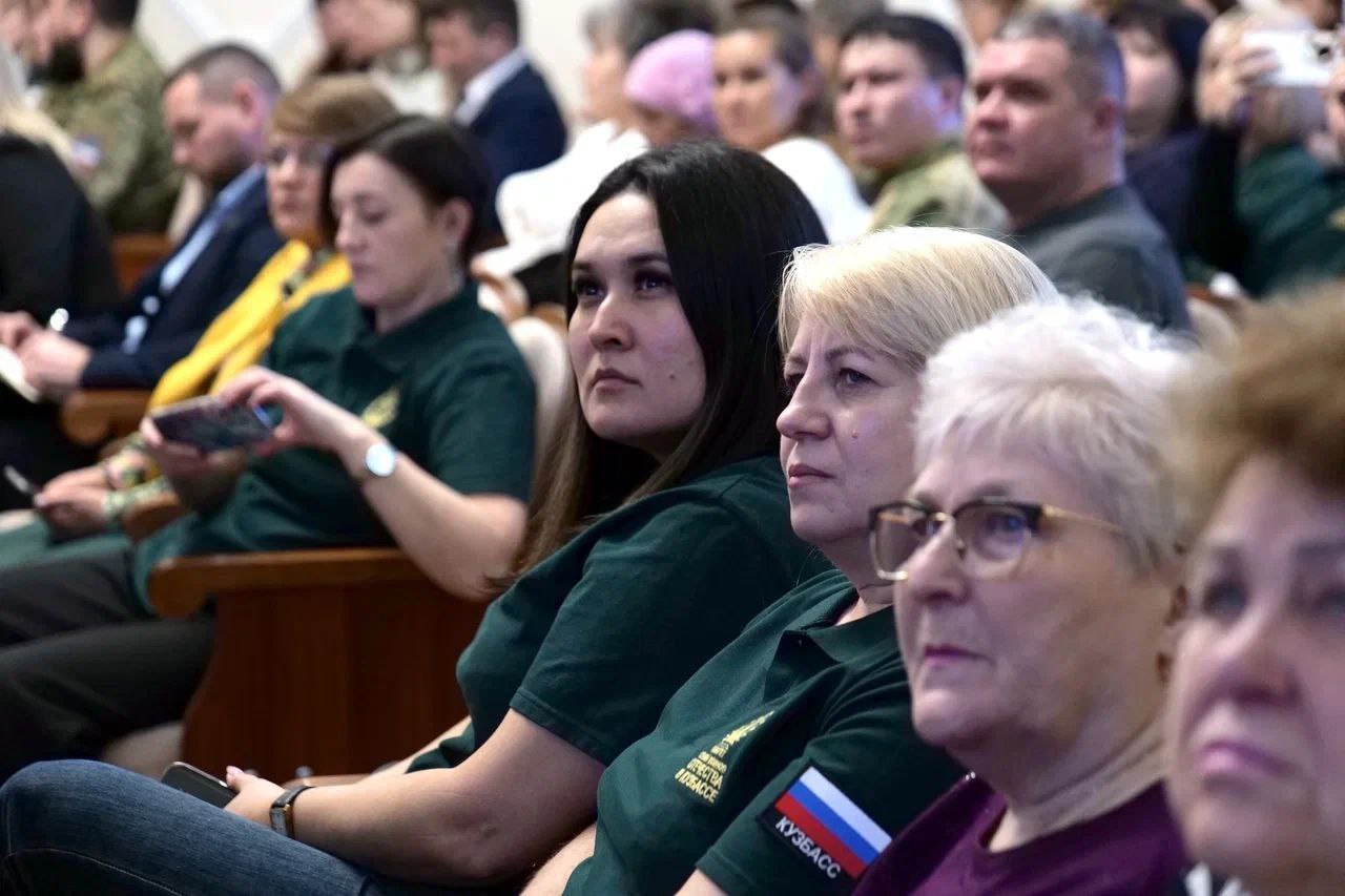 В администрации города Кемерово состоялся совет районных комитетов семей воинов Отечества В администрации города Кемерово состоялся совет районных комитетов семей воинов Отечества