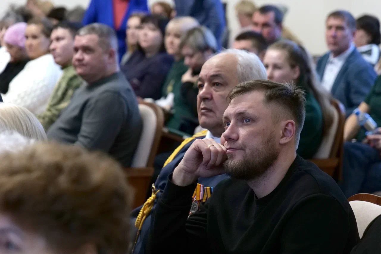 В администрации города Кемерово состоялся совет районных комитетов семей воинов Отечества В администрации города Кемерово состоялся совет районных комитетов семей воинов Отечества