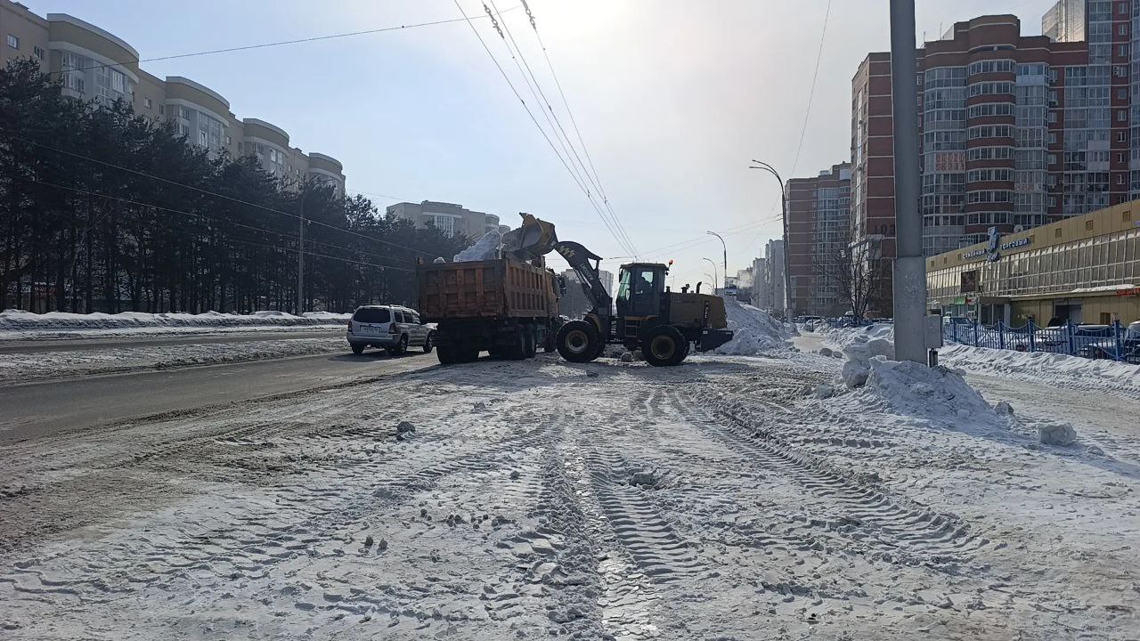 В Кемерове сегодня продолжается противогололедная обработка тротуаров и пешеходных переходов В Кемерове сегодня продолжается противогололедная обработка тротуаров и пешеходных переходов