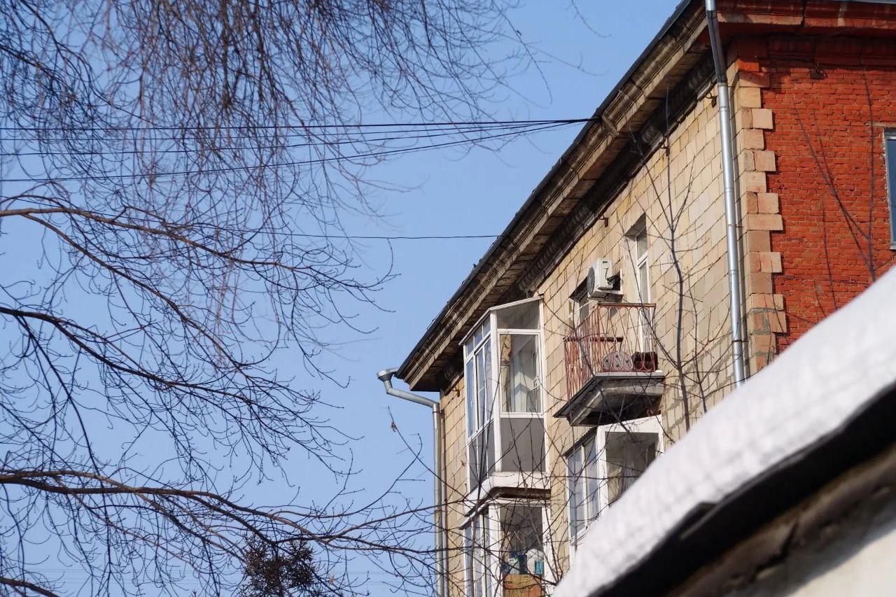 Кемеровские зарисовки: когда календарь перелистнули на март, но весна пока так и осталась только на бумаге Кемеровские зарисовки: когда календарь перелистнули на март, но весна пока так и осталась только на бумаге