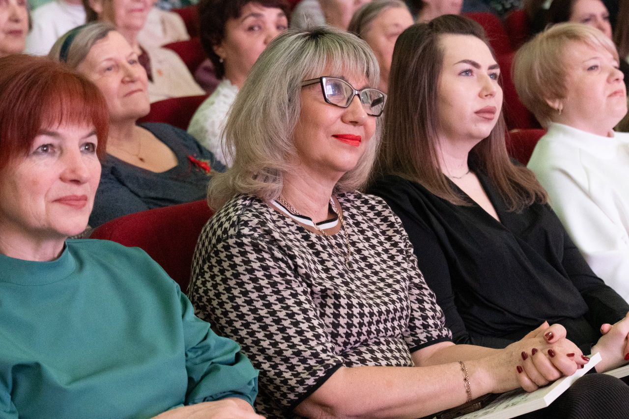 В Заводском районе прошло торжественное мероприятие «Весенний букет» в честь Международного женского дня В Заводском районе прошло торжественное мероприятие «Весенний букет» в честь Международного женского дня